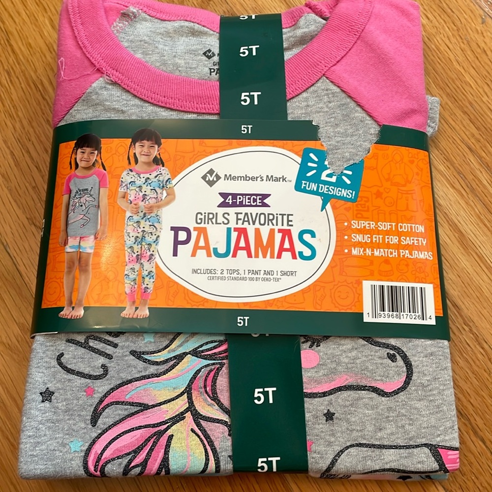 Member’s Mark Girls 4 Piece Cotton Pajama Set. UNICORN DESIGN. Size 5T. NWT!